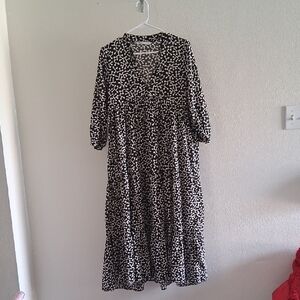 Zara Black and White Long Sleeve Dress